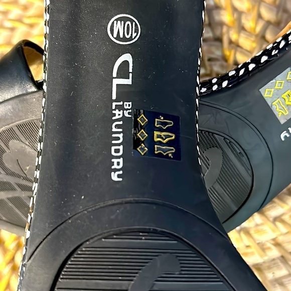 Women’s CL by Laundry Jody Ankle Strap Black & White Heeled Sandal Size 10 - Picture 6 of 6